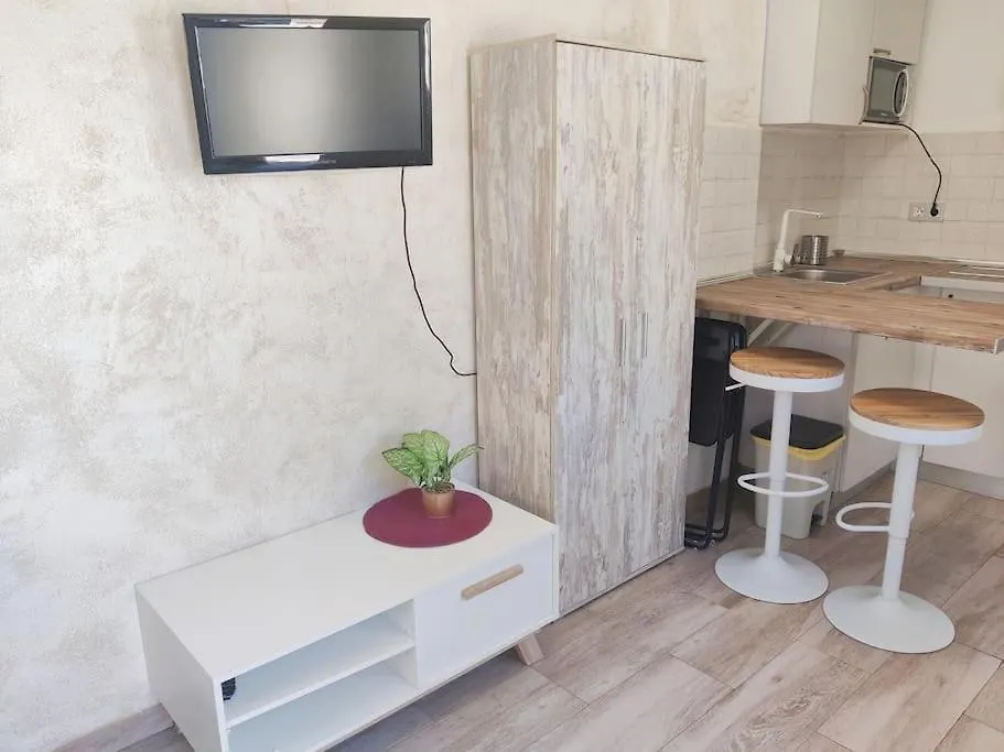 Lolas Cozy Studio-1
